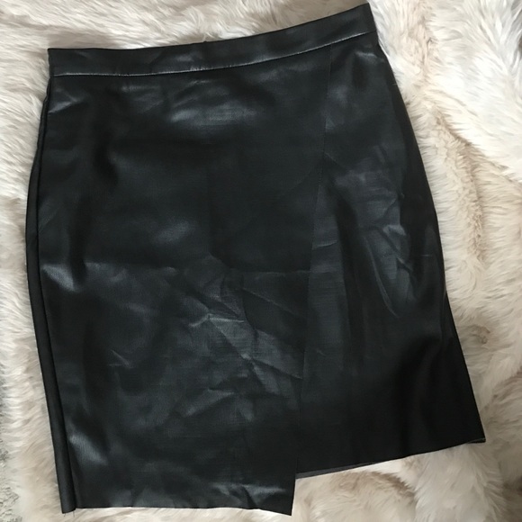 H&M Dresses & Skirts - H&M BLACK LEATHER SKIRT